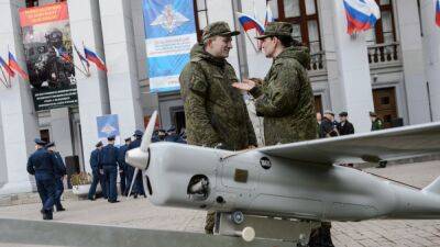"Важные истории": Россия в обход санкций покупает западные комплектующие для дронов