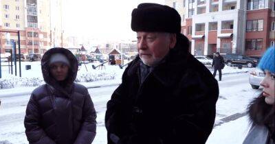 "Не вырос еще": в Омске чиновник пригрозил журналисту ударом по голове (видео)