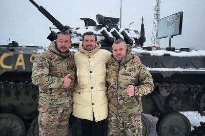 Фото дня: Александр Усик встретился с бойцами групп ТОР и Сафари