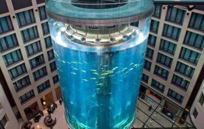 В Берлине лопнул аквариум с миллионом литров воды