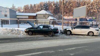 В Горно-Алтайске столкнулись две «Тойоты», пострадал один из водителей - usedcars.ru - респ. Алтай - Горно-Алтайск