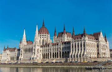 Венгрия заморозила российские активы на €870 миллионов