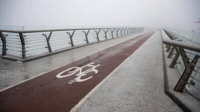 В Киеве снова открыт пешеходно-велосипедный мост, пострадавший от ракеты 10 октября