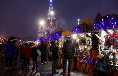 У Дворца спорта начинает работу крупнейшая рождественская ярмарка Минска