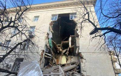 Враг вновь обстрелял здание Херсонской ОВА - korrespondent.net - Россия - Украина - Херсон