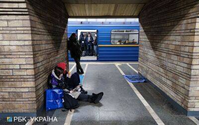 У Києві знову відкривають дві центральні станції метро, але є нюанс