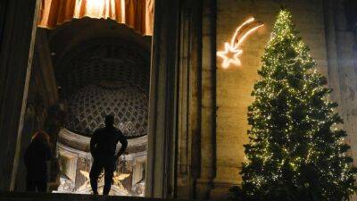 Рождество в Италии: финансовая помощь вместо праздничных украшений