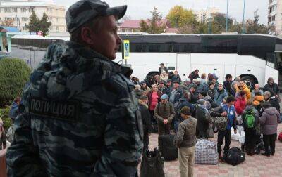 Окупанти розпочинають "евакуацію" мешканців Каховки