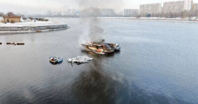 Хотела выпить чаю: в Москве женщина устроила пожар на корабле (фото, видео)