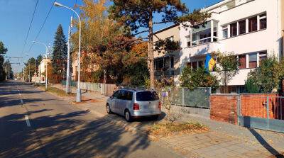 Полиция завершила проверку подозрительной посылки в консульстве Украины в Брно