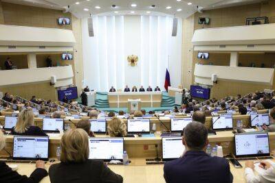 Андрей Епишин - Совет Федерации одобрил закон о федеральном бюджете на ближайшие три года - afanasy.biz - Россия
