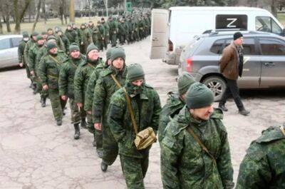 "Звозять автобусами": на Луганщину зганяють нові партії мобілізованих росіян