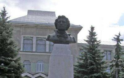В Тульчине на Виннитчине снесут памятники Пушкину и Суворову