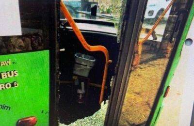 Житель Восточного Иерусалима сломал стеклянную дверь автобуса и избил водителя - nashe.orbita.co.il - Восточный Иерусалим