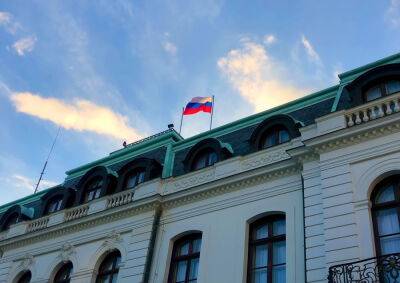Министр обороны Украины поддержал петицию за отключение посольства РФ в Праге от света