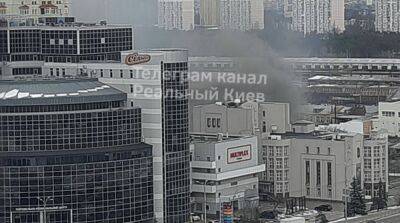 В районе Левобережной в Киеве произошел масштабный пожар – фото, видео