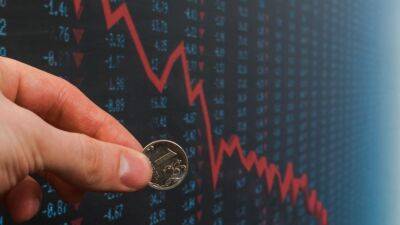 Курс доллара в первые с мая превысил 69 рублей