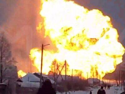 В России случился пожар на газопроводе. Видео