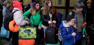 Половина українців покинули рідні домівки через російську агресію — ЦЕС