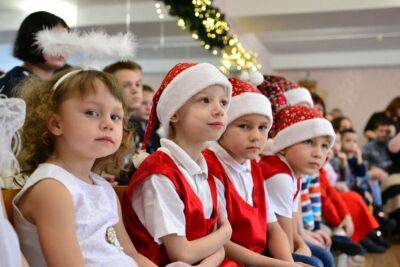 Дітей Черкаської області вітають із новорічними святами