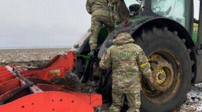 На Харьковщине трактор наехал на кассетный боеприпас, есть раненый