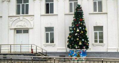 Власти Туркменистана перепродают госорганизациям купленные в России елки