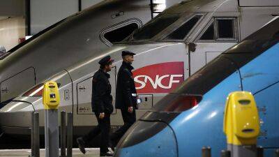 Во Франции отменяют поезда на Рождество