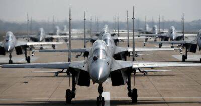 Тайвань поднял истребители: 39 боевых самолетов Китая вошли в зону ПВО острова, — Reuters