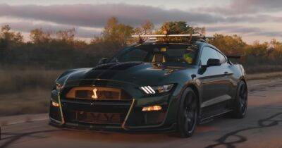 Ford Mustang - Рождественский рекорд: Ford Mustang с елкой на крыше разогнали до 310 км/ч (видео) - focus.ua - США - Украина