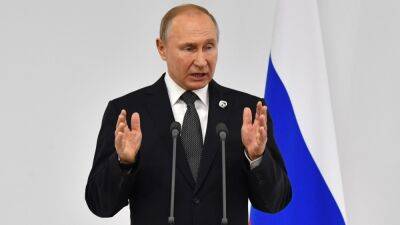 Путин заявил о "шквале информационных атак" на молодёжь