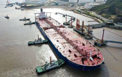 Через санкції ЄС експорт російської нафти з балтійських портів скоротиться на 20%, - Reuters