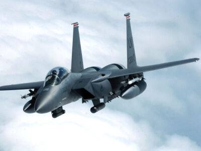 Зеленский летел в США в сопровождении истребителя F-15 и самолета-разведчика НАТО – СМИ