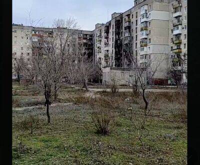Вигоріли цілі поверхи: будинки у Сєвєродонецьку показали на відео