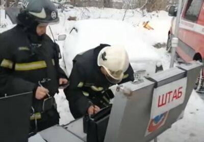 Улицы забиты пожарными машинами: в Москве горит воинская часть, появились кадры