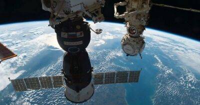 Авария на МКС: "Роскосмос" готовит план спасения экипажа из "протекающей" космической станции