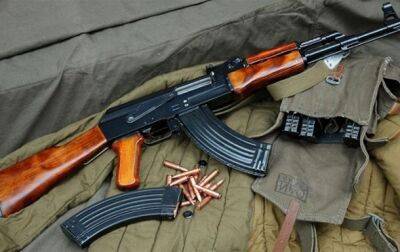 В РФ школьников будут обучать стрельбе из АК и бросанию гранат