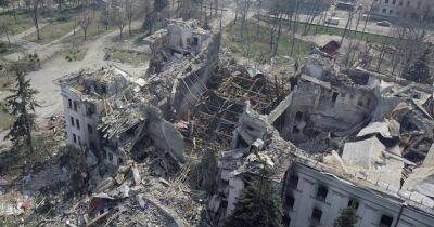 Оккупанты "просто вдребезги" снесли руины Драмтеатра в Мариуполе, — мэрия