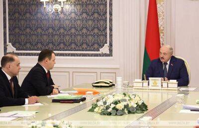 Лукашенко: заводы, фабрики и сельское хозяйство должны быть в приоритете