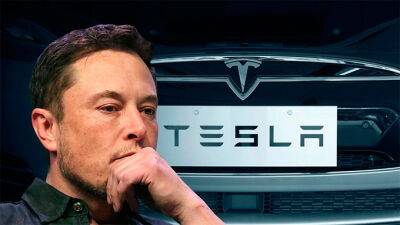 Маск заявив, що не буде продавати акції Tesla близько двох років