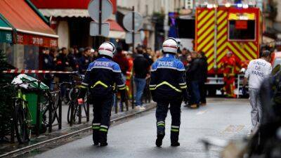 В Париже подозреваемый по делу о расистском насилии открыл стрельбу у курдского центра