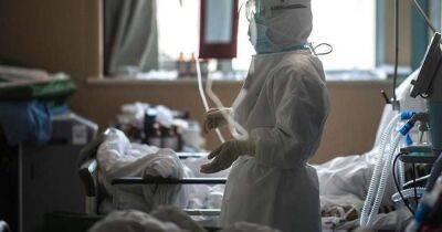 За день заразились 37 млн человек: в Китае фиксируют рекордную вспышку коронавируса
