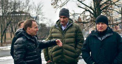 Виталий Кличко посетил Чернигов и поблагодарил громаду и мэра Атрошенко, что не пустили врага в столицу