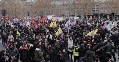 В Париже прошли акции протеста после убийства трех курдов