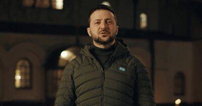"Творим чудо сами": Зеленский поздравил украинцев с Рождеством (видео)