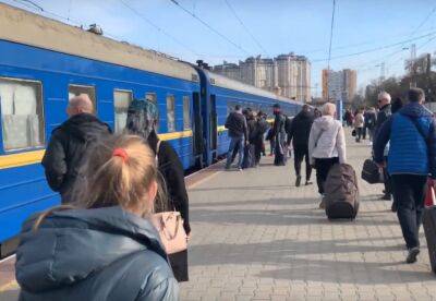Укрзализныця запустила эвакуационный поезд через Днепр: назван маршрут и график