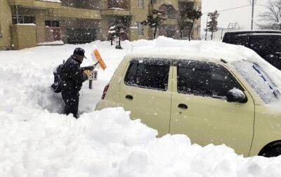 Снегопады в Японии унесли жизни 17 человек