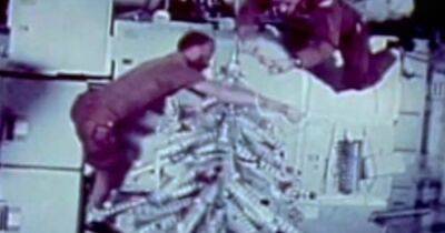 Внеземное Рождество. Гитара и необычная елка: как астронавты отмечают праздник в космосе (фото)