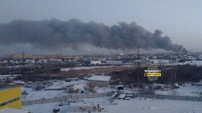 В российском Новосибирске масштабный пожар: очевидцы сообщали о взрывах