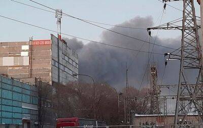 В Новосибирске раздались взрывы: загорелись склады
