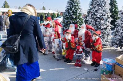 Жителям Туркменистана напомнили о запрете использования петард и фейерверков
